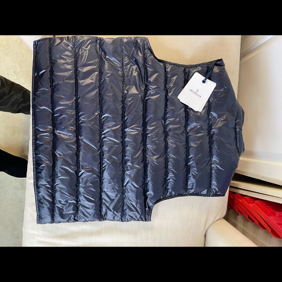 Brand New MONCLER VEST GUI Size 6 (Adult Moncler size) - Picture 3 of 6